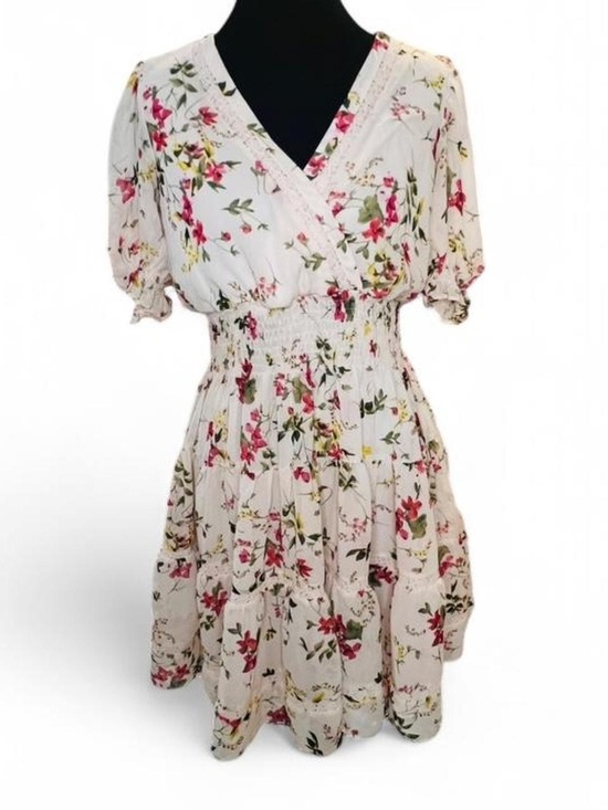 Taylor Dresses & Skirts - Floral Ruffle Dress with Waffle Waist by Taylor in Size 2